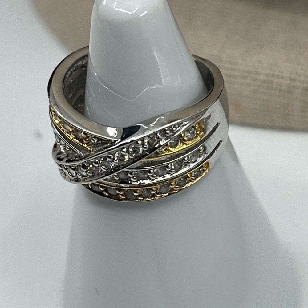 Stunning 925 Sterling Silver Two-Tone Crossover Ring – Size 5.5 - Picture 3 of 17